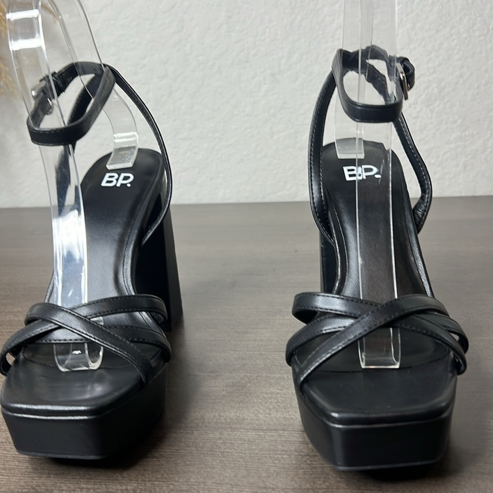 BP Tavey Black Strappy Leather Buckle Ankle Strap Heeled Sandal Womens Size 5M - Picture 2 of 8
